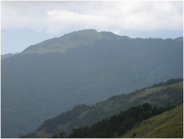 2008-08-09 am 12-41-27-鈴鳴山上看閂山.jpg